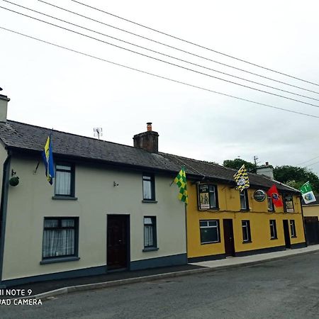 Danny'S Bar Restaurant & Accommodation Broadford  Экстерьер фото
