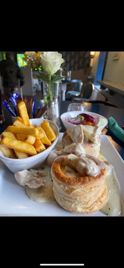 Danny'S Bar Restaurant & Accommodation Broadford  Экстерьер фото